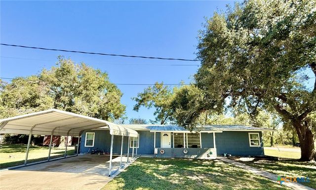 502 Flournoy Street, Edna, TX 77957