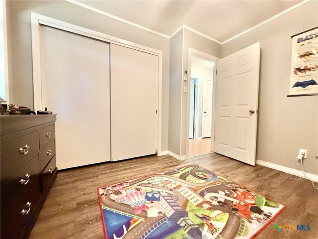 502 Flournoy Street, Edna, TX 77957