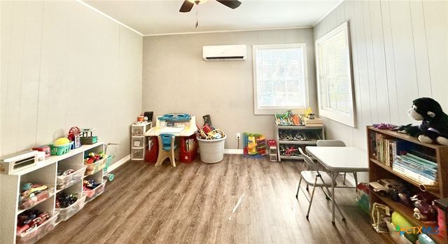 502 Flournoy Street, Edna, TX 77957