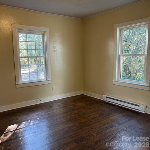 2621 Dr Carver Road, Charlotte, NC 28208