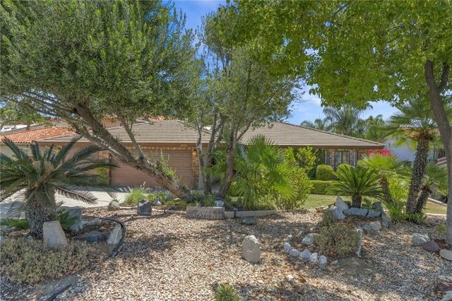 29752 Vacation, Canyon Lake, CA 92587