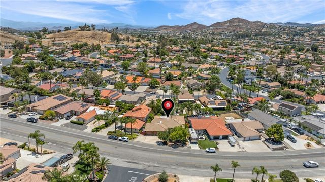 29752 Vacation, Canyon Lake, CA 92587