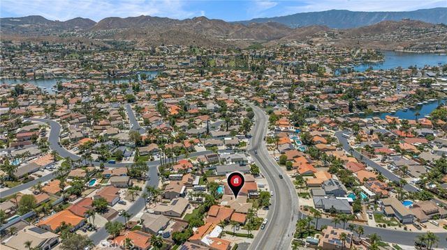 29752 Vacation, Canyon Lake, CA 92587