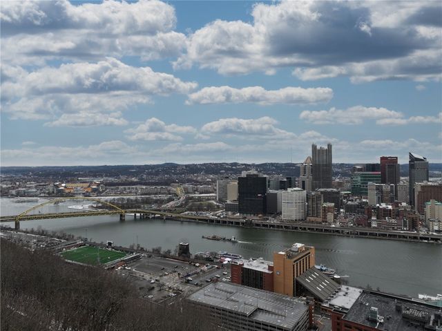 121 Grandview Ave 8, Mt Washington, PA 15211