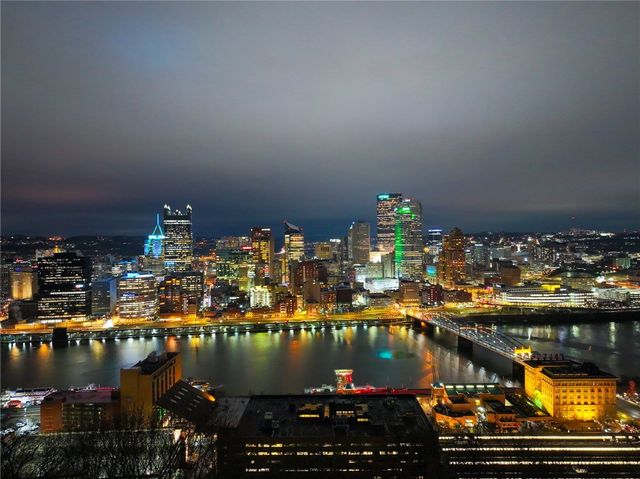 121 Grandview Ave 8, Mt Washington, PA 15211