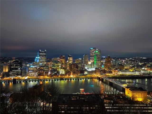 121 Grandview Ave 8, Mt Washington, PA 15211