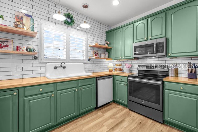 37 5th Ave, Bluffton, SC 29910