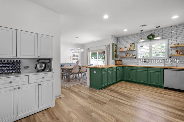 37 5th Ave, Bluffton, SC 29910
