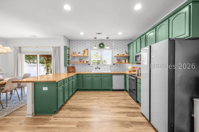 37 5th Ave, Bluffton, SC 29910