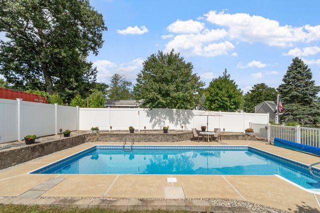 142 Bridle Road, Billerica, MA 01821