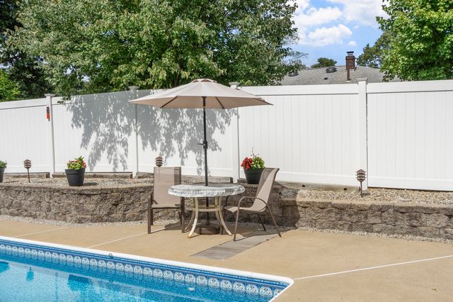142 Bridle Road, Billerica, MA 01821