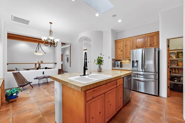 138 E Chili Line, Santa Fe, NM 87508