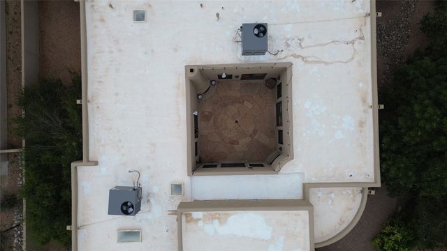 138 E Chili Line, Santa Fe, NM 87508