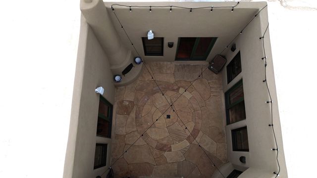 138 E Chili Line, Santa Fe, NM 87508