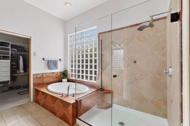 138 E Chili Line, Santa Fe, NM 87508