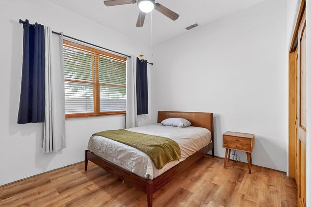 138 E Chili Line, Santa Fe, NM 87508