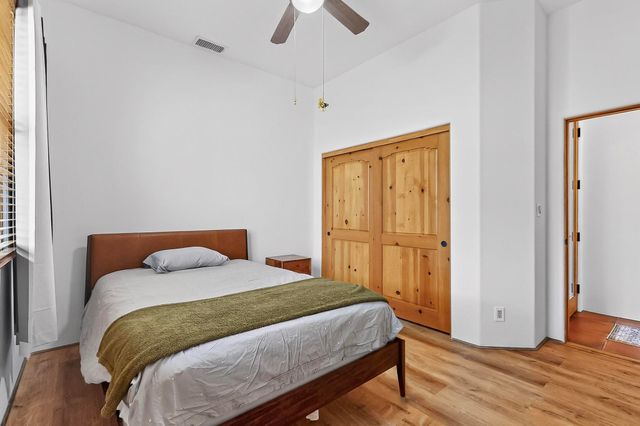 138 E Chili Line, Santa Fe, NM 87508