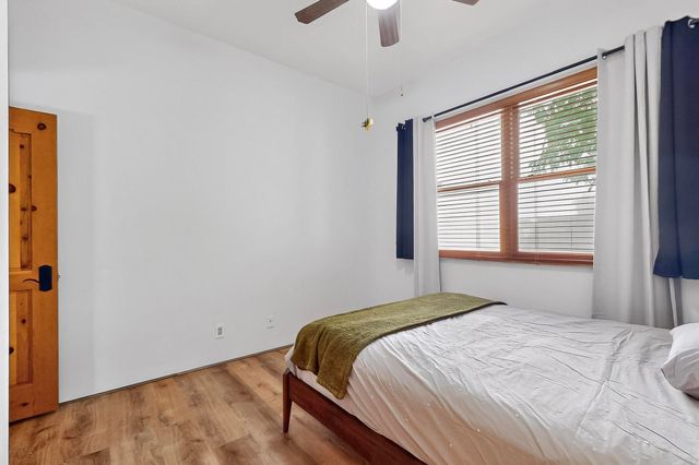 138 E Chili Line, Santa Fe, NM 87508