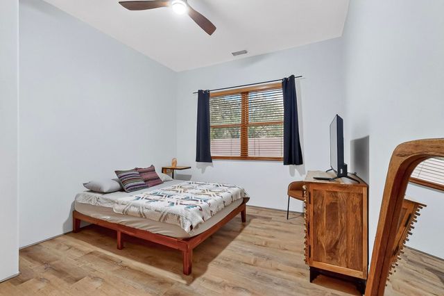 138 E Chili Line, Santa Fe, NM 87508