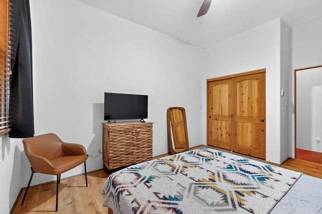 138 E Chili Line, Santa Fe, NM 87508