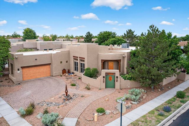 138 E Chili Line, Santa Fe, NM 87508