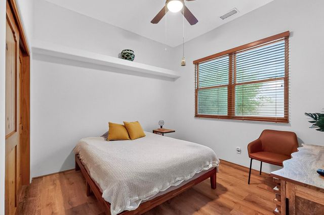 138 E Chili Line, Santa Fe, NM 87508