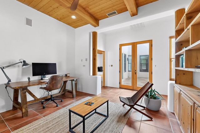 138 E Chili Line, Santa Fe, NM 87508