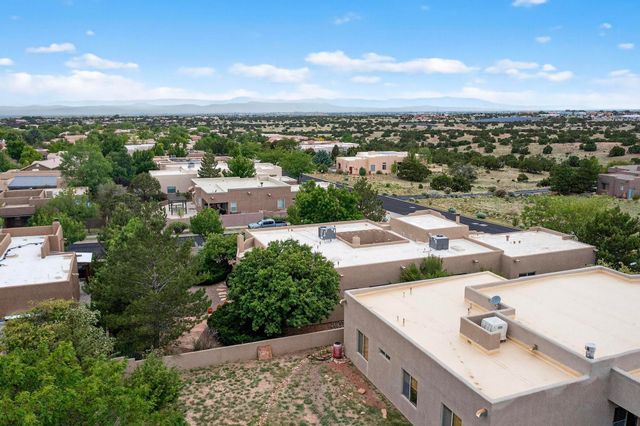 138 E Chili Line, Santa Fe, NM 87508