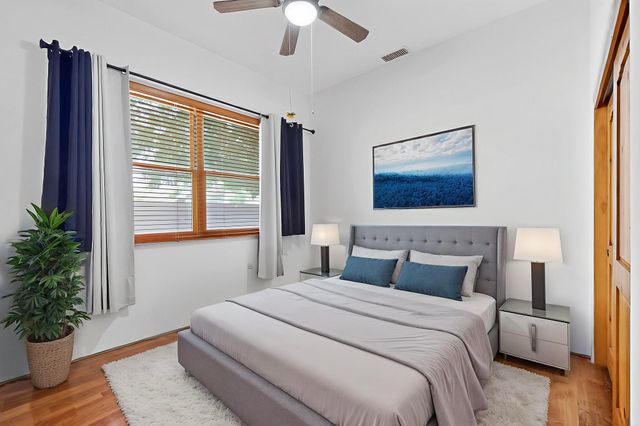 138 E Chili Line, Santa Fe, NM 87508