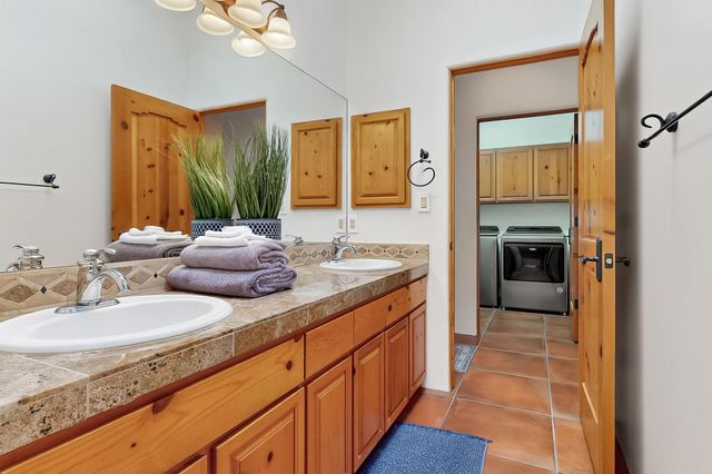 138 E Chili Line, Santa Fe, NM 87508