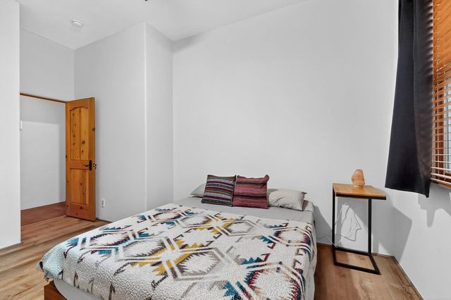 138 E Chili Line, Santa Fe, NM 87508