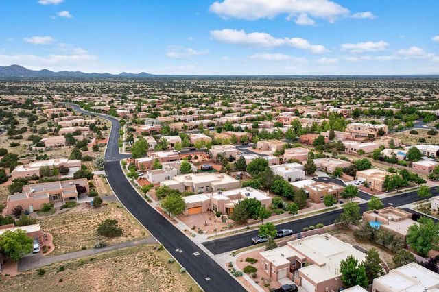 138 E Chili Line, Santa Fe, NM 87508