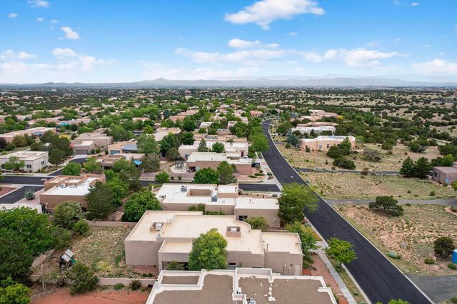 138 E Chili Line, Santa Fe, NM 87508