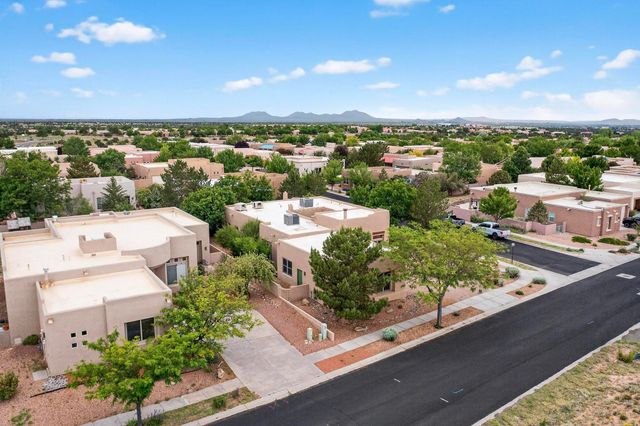 138 E Chili Line, Santa Fe, NM 87508