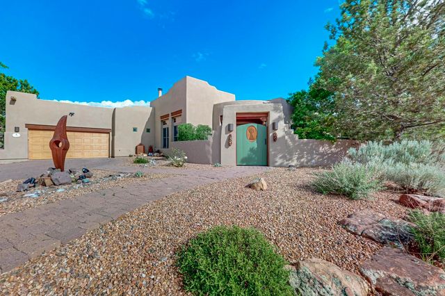 138 E Chili Line, Santa Fe, NM 87508