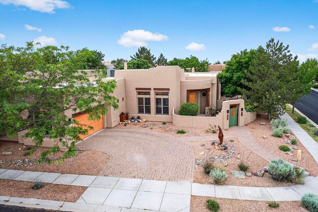 138 E Chili Line, Santa Fe, NM 87508