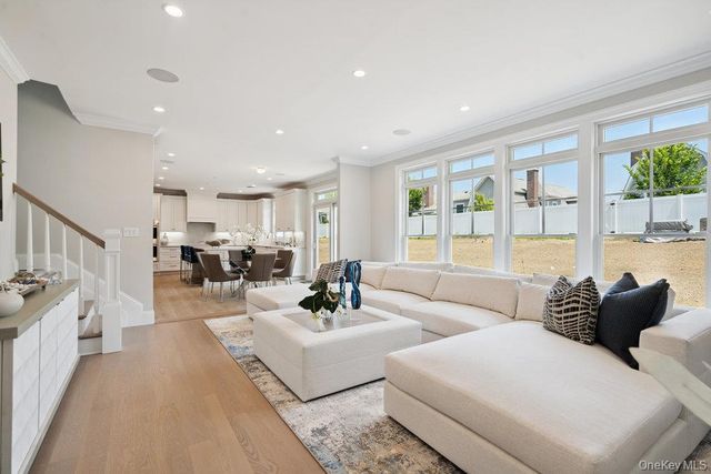 48 Plainview Road, Woodbury, NY 11797