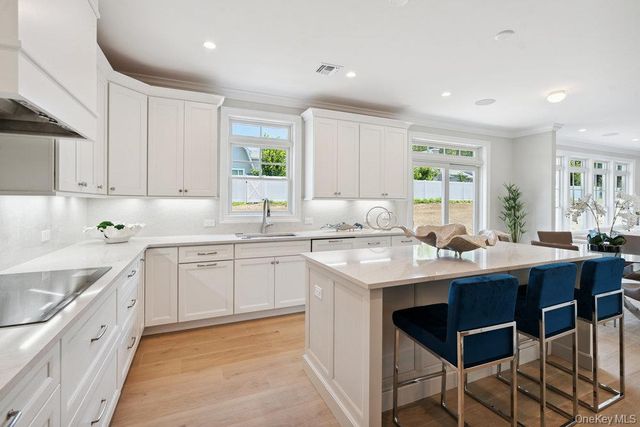 48 Plainview Road, Woodbury, NY 11797