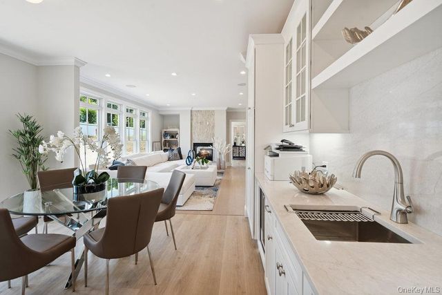 48 Plainview Road, Woodbury, NY 11797