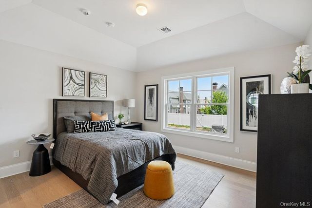 48 Plainview Road, Woodbury, NY 11797