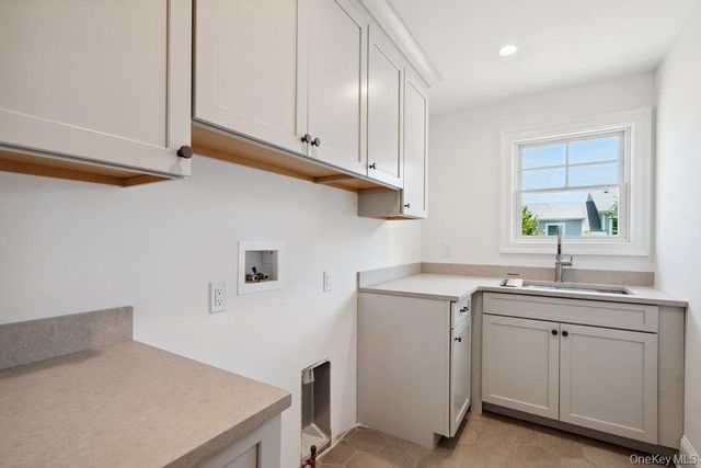 48 Plainview Road, Woodbury, NY 11797