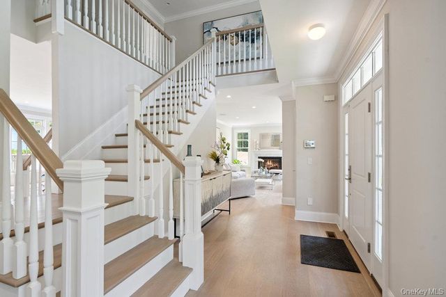 48 Plainview Road, Woodbury, NY 11797