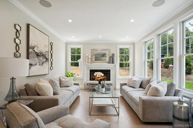 48 Plainview Road, Woodbury, NY 11797