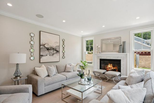 48 Plainview Road, Woodbury, NY 11797