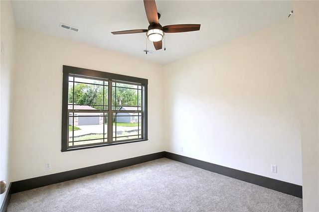 1318 Kristie Circle, Excelsior Springs, MO 64024