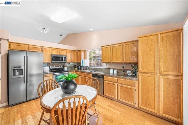 1727 Sutter St, Livermore, CA 94551