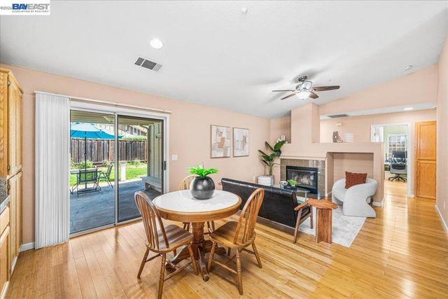 1727 Sutter St, Livermore, CA 94551