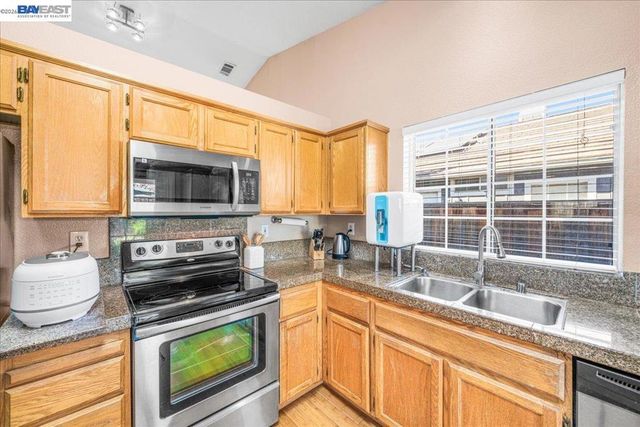 1727 Sutter St, Livermore, CA 94551