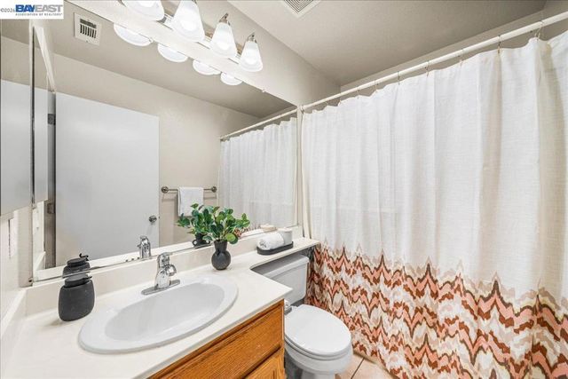 1727 Sutter St, Livermore, CA 94551