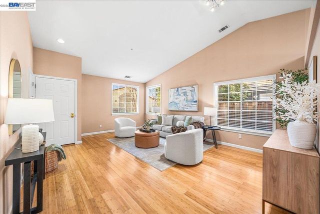 1727 Sutter St, Livermore, CA 94551